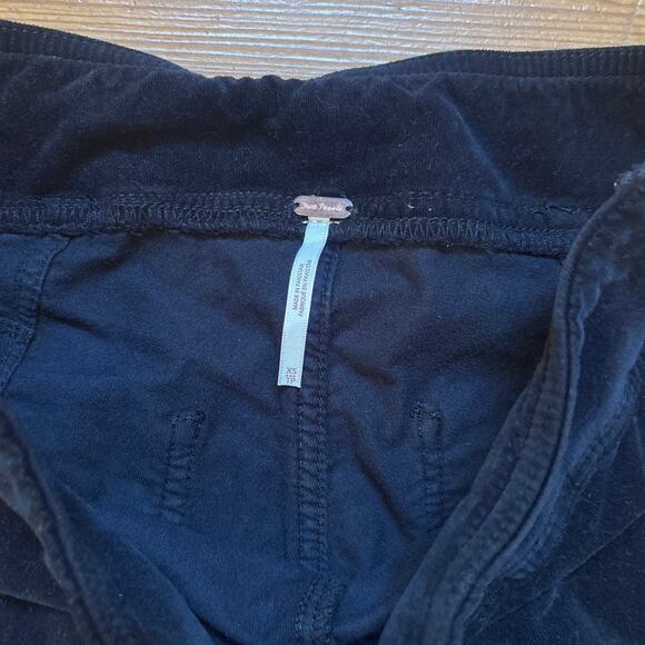 Free People black velvet pull on flare zipper side pants SIZE XS - Picture 4 of 6